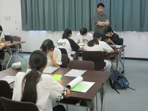 POPづくりの様子